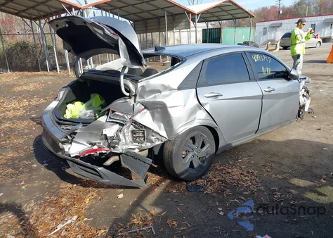 2021 Hyundai Elantra Sel z USA, uszkodzony, nr VIN 5NPLM4AG6MH010688